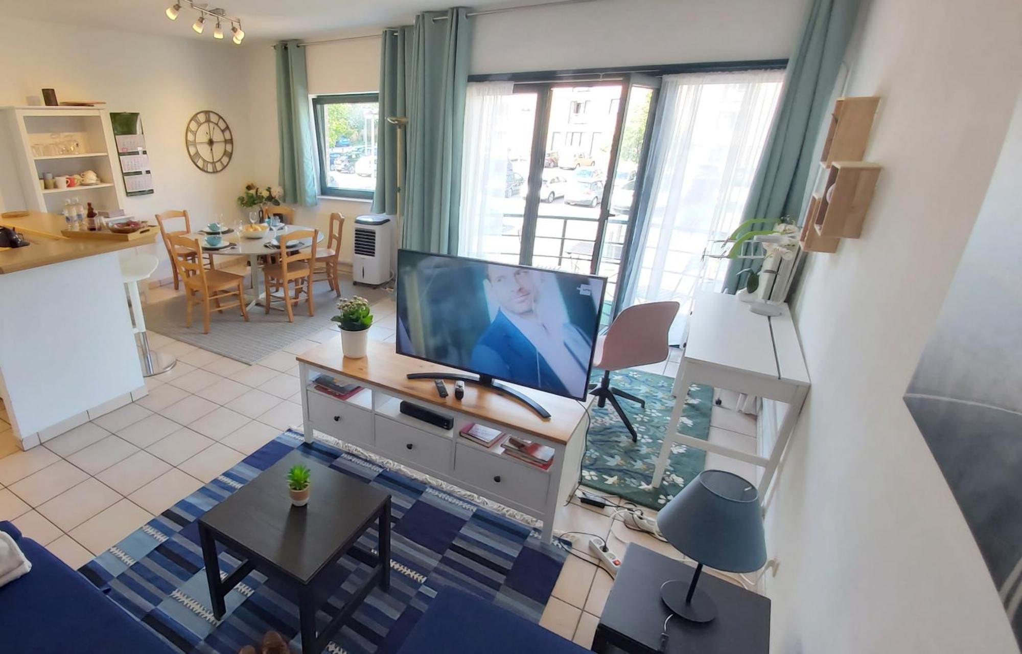 Lln Apartment *
